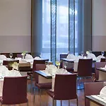 Intercityhotel Hotel 3*