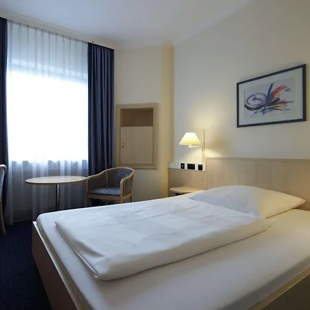 Intercityhotel Готель Ульм