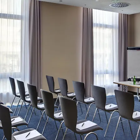 Готель Intercityhotel 3*