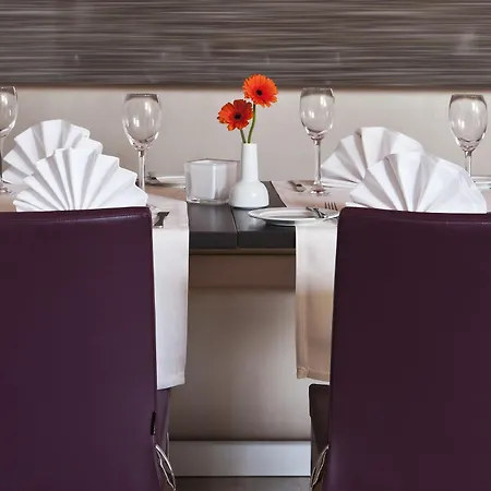 Intercityhotel Hotel 3*
