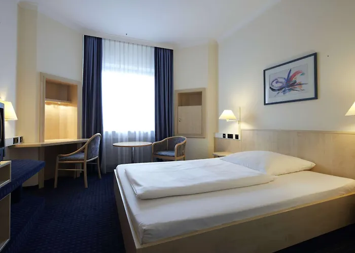 Intercityhotel Отель 3*