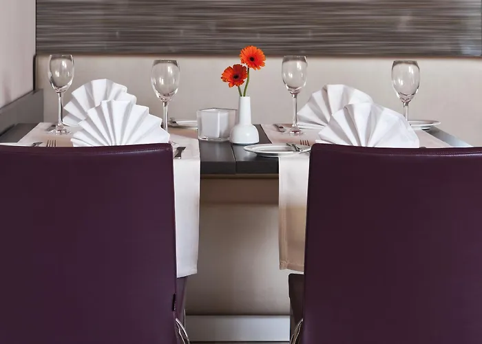 Intercityhotel Отель 3*